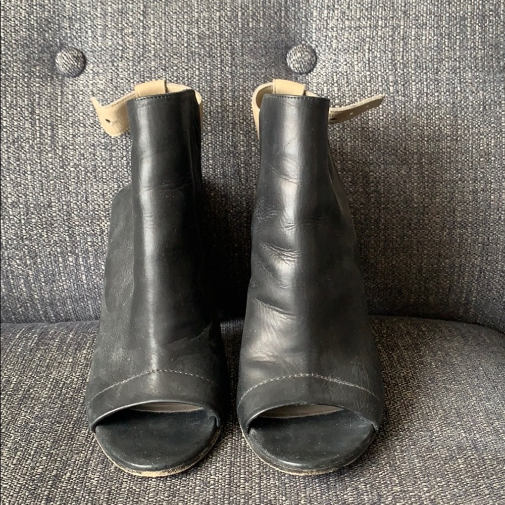 Vince heels